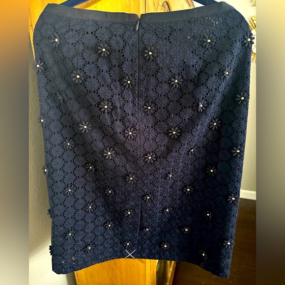 Talbots Eyelet Floral Beaded Navy Pencil Skirt NWOT - Picture 4 of 5